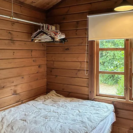 4 Bedroom Awesome In Prázdninový dům
